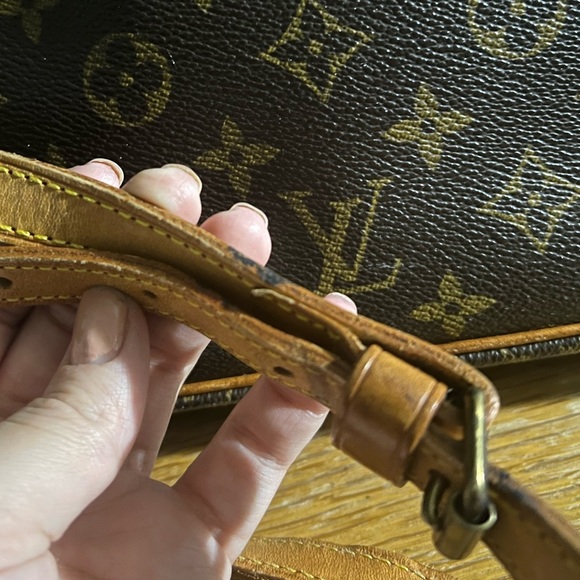 Louis Vuitton Monogram Canvas Trocadero Vintage Crossbody 27 Authentic - Picture 10 of 16